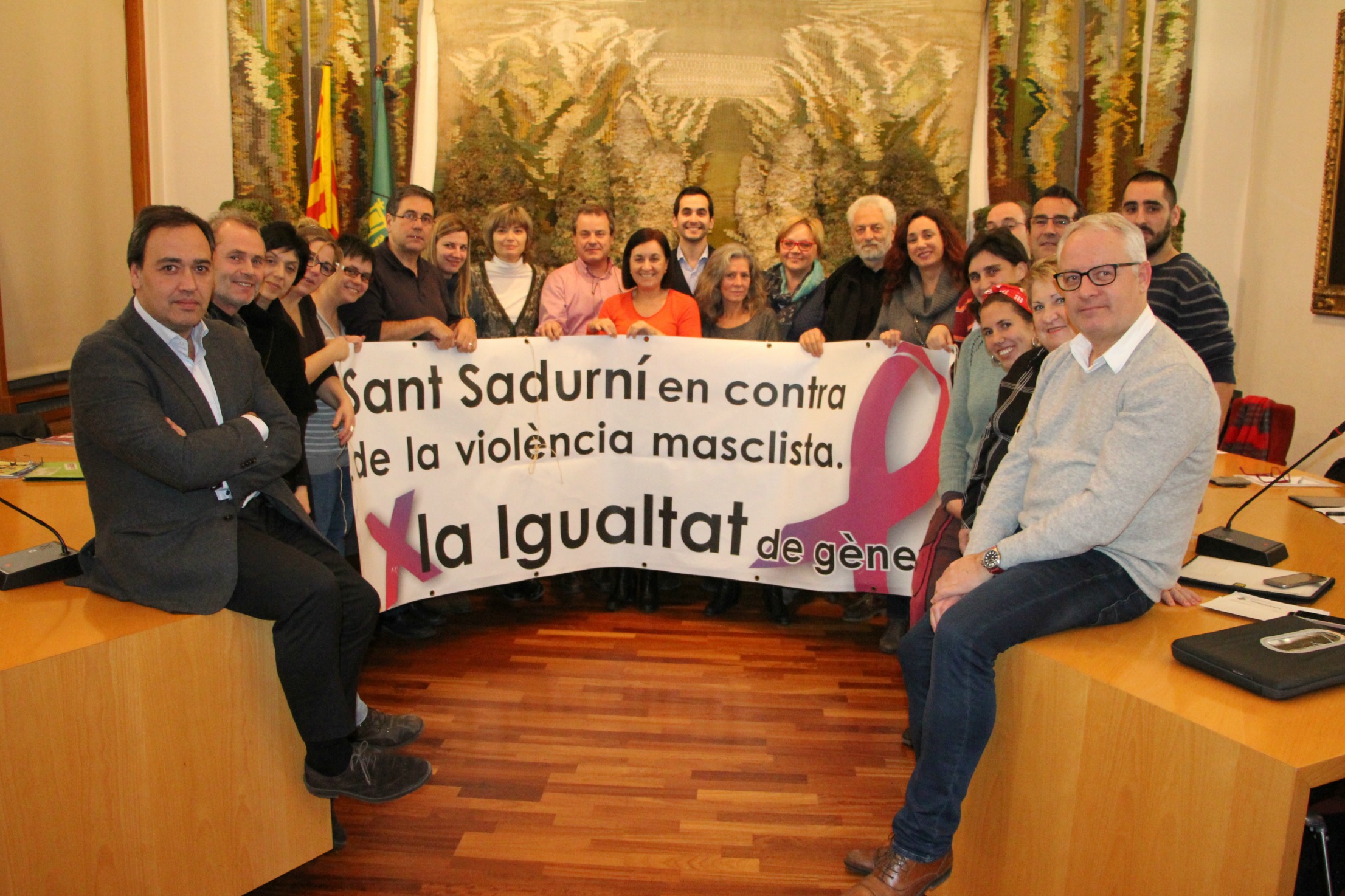 2016_12_22_ple_pancarta_igualtat