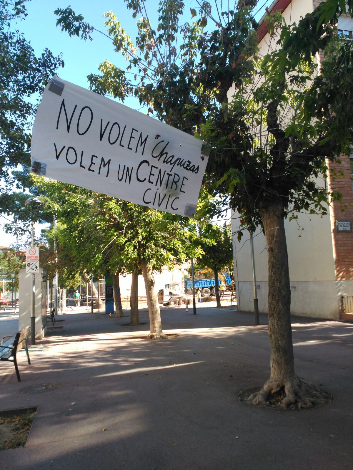pancarta-centre-civic-2