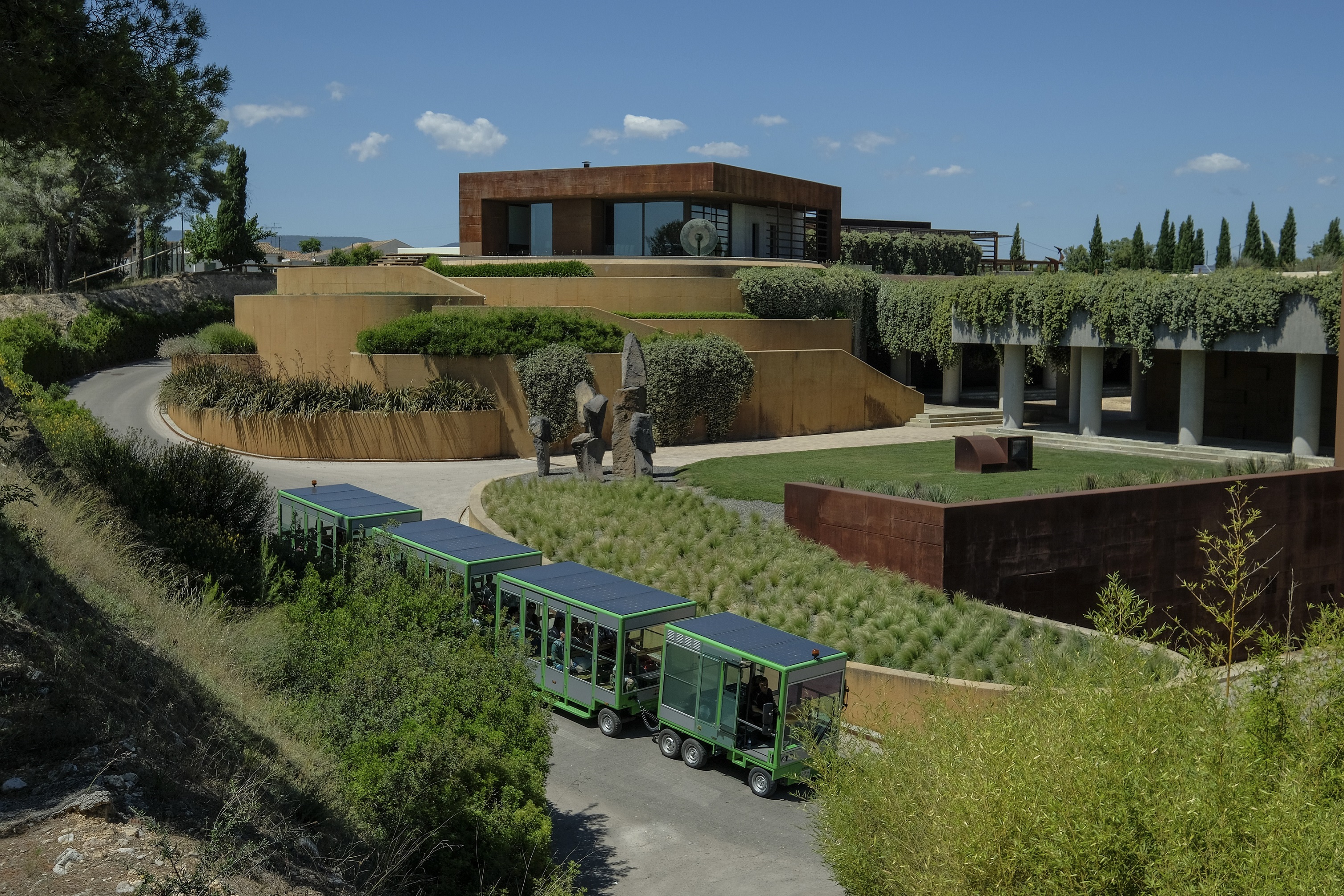 FAMILIA_TORRES-BodegaWaltraud-Tren_electrico