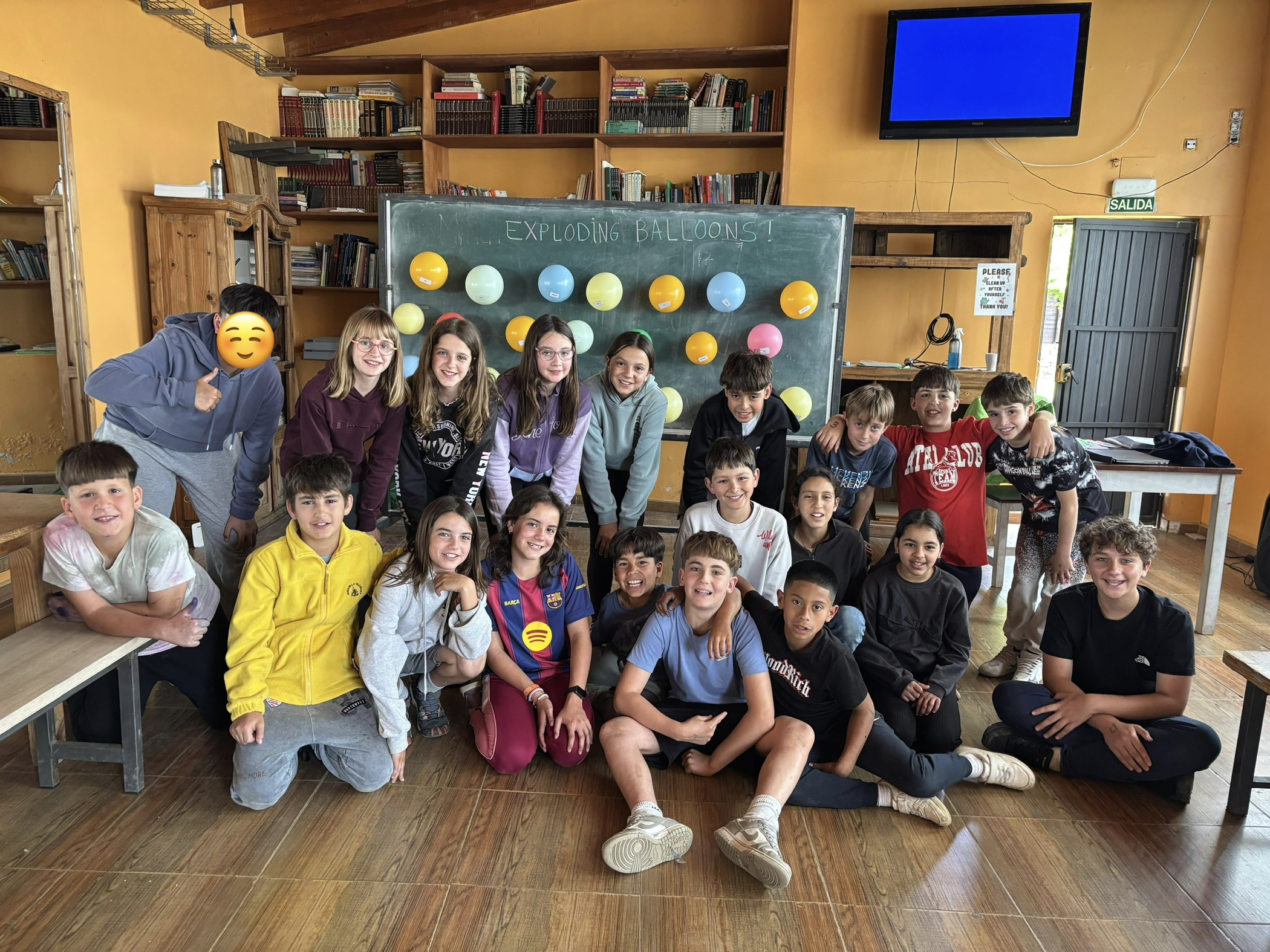 ESCOLAJ.J. RÀFOLS 1